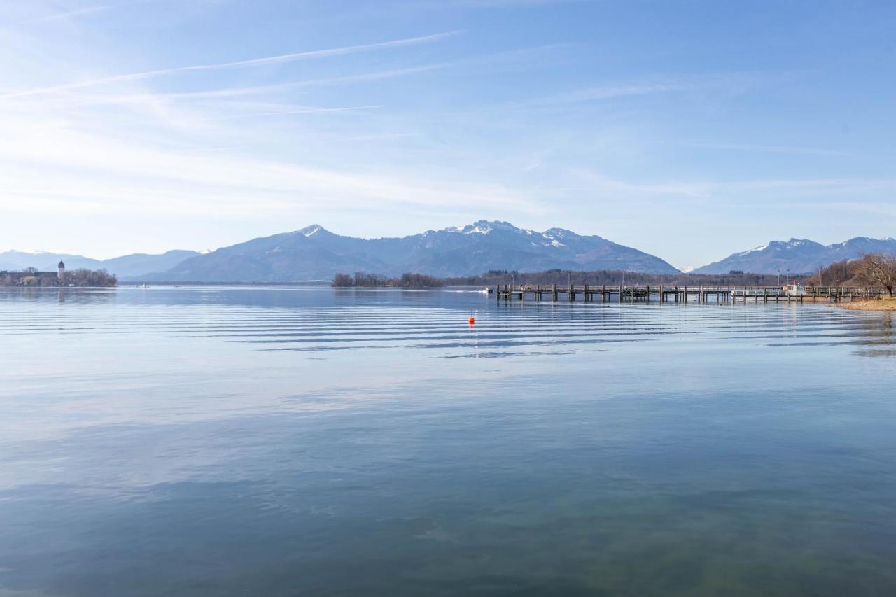 Appartement 1 Haus Reichl à Gstadt am Chiemsee Extérieur photo
